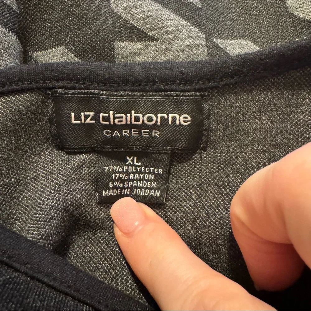 Liz Claiborne Gray Houndstooth Short Sleeve Top - Picture 8 of 9